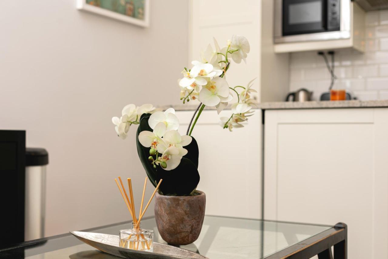 Penthousestays Notting Hill - Spacious 3 Bedroom King Bed Apartment - Near Portobello Road & Kensington High Street Лондон Екстер'єр фото